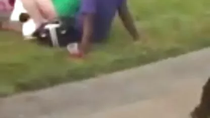 Masturbación con la mano con consolador españolas maduritas xxx de cerca