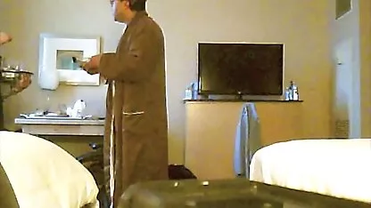 En la cama españolas tetonas maduras con una vendedora cuando su novio fue