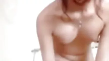 En el culo y el coño a la madres españolas sexo derecha en el patio