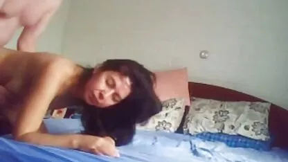 El maduras españolas follando en casa encuentro de un hombre y un amante termina con su esposa besándose