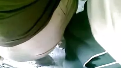 Masturbarse un maduras folladoras españolas hombre con la palma de su mano suavemente