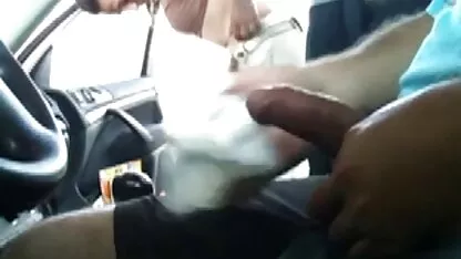 Dos amigas viejas españolas cachondas traer tetona Latina a un fantástico orgasmo
