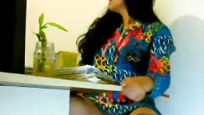 Dos jóvenes maduras espanolas con jovenes lesbianas amigas