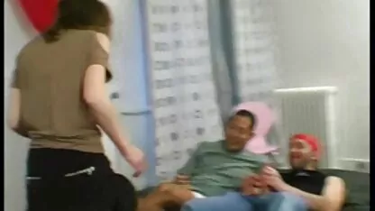 Porno videos caseros de maduras españolas con dos Asiáticos