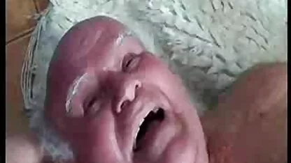 Un estudiante que es un viejas españolas follando gratis apasionado de manejar el pene grande y grueso