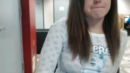 Hermosa novia maduras españolas viciosas saliendo con dos chicos