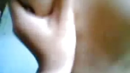 Un hombre fuerte es excitado por el atractivo cuerpo de un BBW tetonas españolas maduras