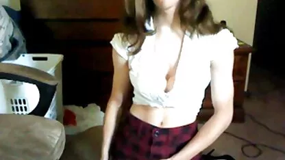 Morena está feliz de ganar dinero con su cuerpo españolas maduras follando gratis