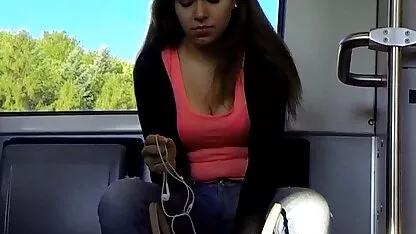 Rasgado entre las tetas coño y delicioso semen en el maduras zorras españolas pezón