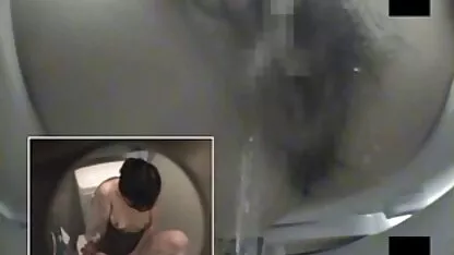 Joven pareja folla maduras gorditas españolas fuera en la soleado día