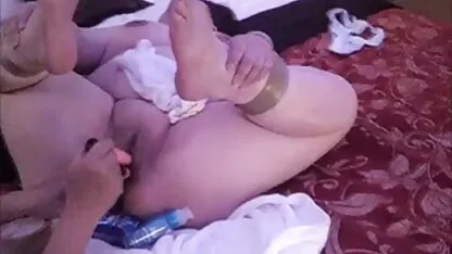Chica de videos mujeres maduras españolas pelo negro aceptó tener sexo con hombres adultos que son obesos